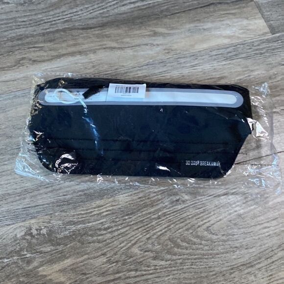 Beachbody Black Reflective Running Belt Adjustable Waist Pouch Fitness & Travel - Picture 2 of 6